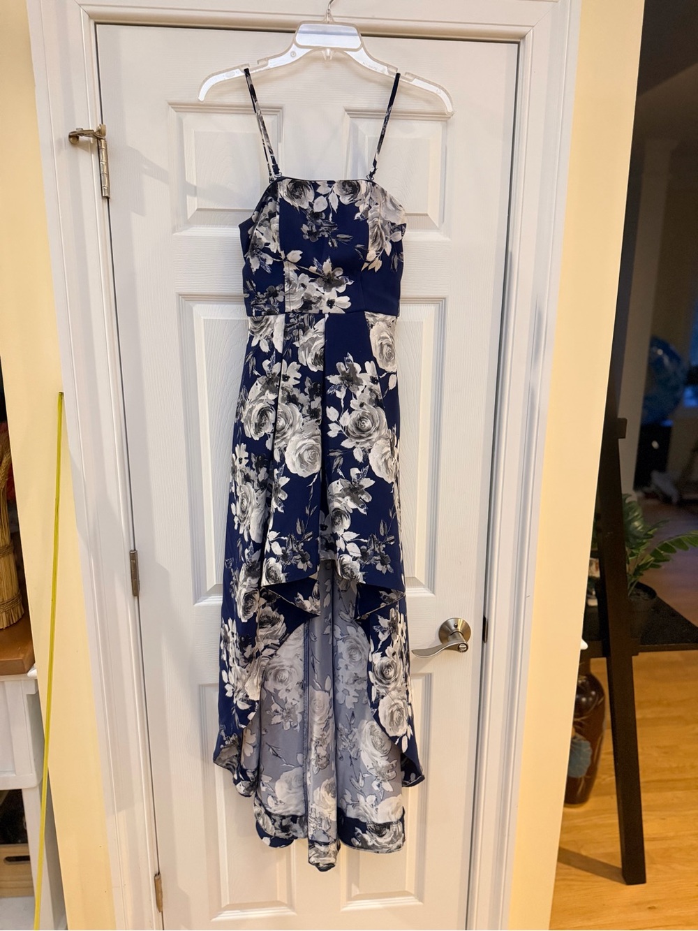 Ladies Juniors Size 3 "Speechless" Navy Blue & White Floral High-Low Dress GUC